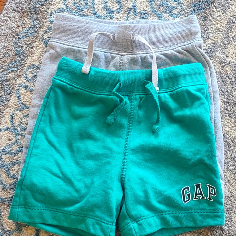 2 Pairs of Gap Shorts Size 2T  Grey and Green with drawstring
